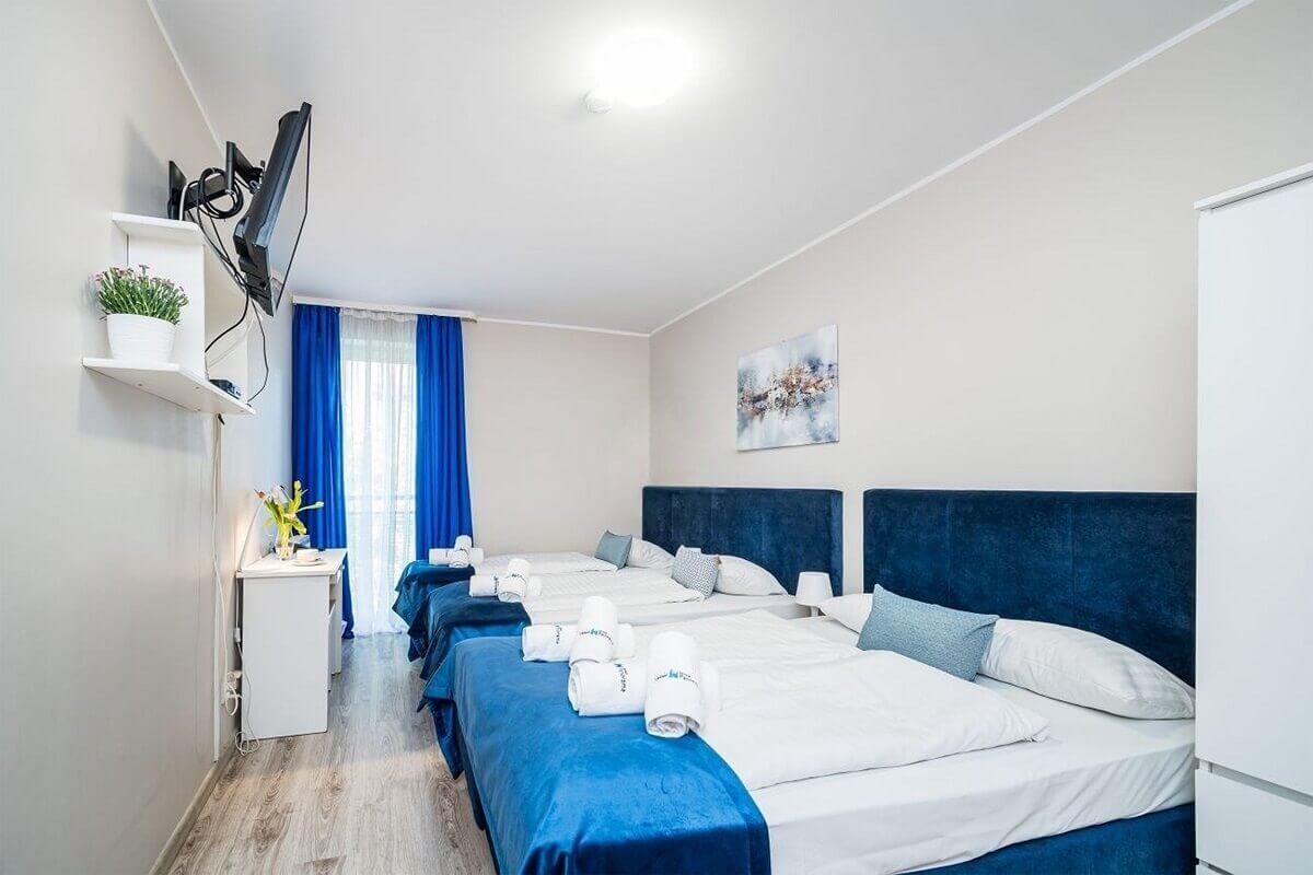 For a weekend trip in Krakow, or for a longer vacation among the closest ones, the family room is ideal. Regardless of the age of children, a family of four can expect a comfortable stay in our hotel.
We offer you a triple room with an additional bed, which on special request can be converted into a cot. Of course, as in any of our rooms, you have a bathroom at your disposal.
You can book a family room no later than 12:00 p.m. on the day of check-in.